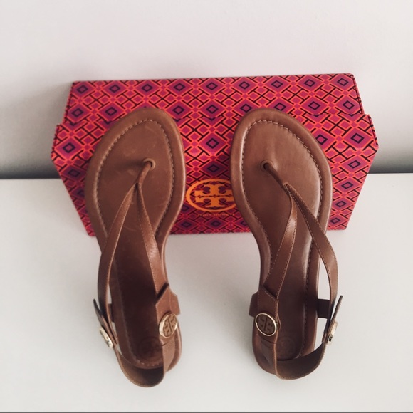 Tory Burch Shoes - 1 DAY SALE🔥 Tory Burch Minnie Travel Sandal